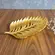 Centro de Mesa Decorativo Folhagem em Poliresina Dourado 29 cm