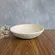 Centro de Mesa Redondo em Poliresina Off-White Elementar 35,5 cm