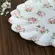 Travessa Pequena Relevado Branco Rosas Vó Dulce 31,5x22cm