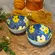 Kit 2 Bowls Tigelas Cerâmica Flor Azul Amarelo 280ml Caixa Presente